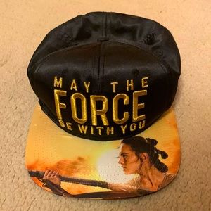 Only been worn once. (Will be washed before shipping)